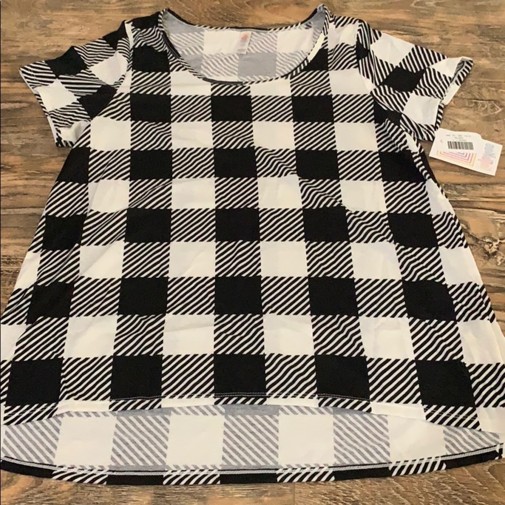 Large Lularoe classic t